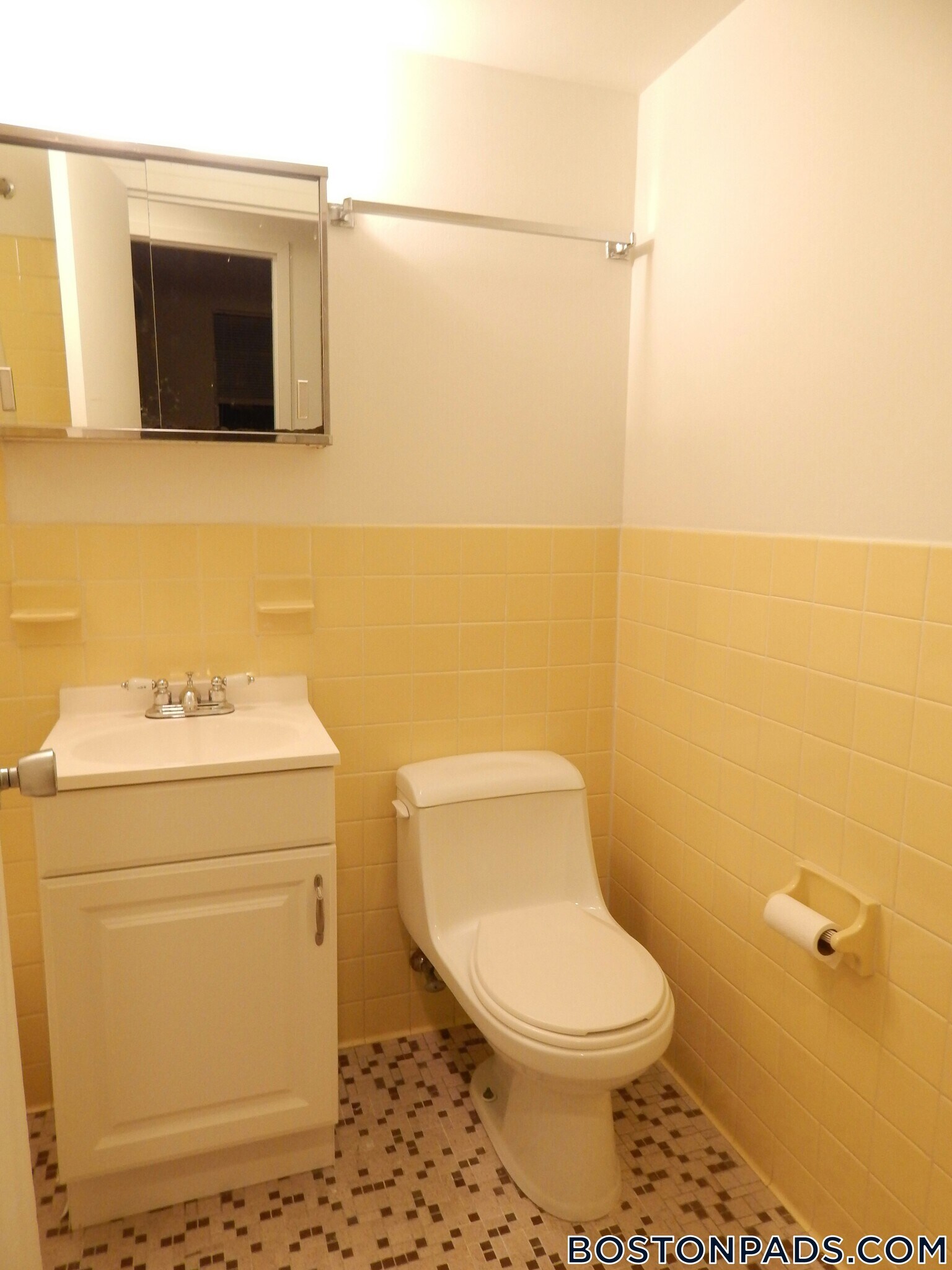 Building Photo - 524 Putnam Ave