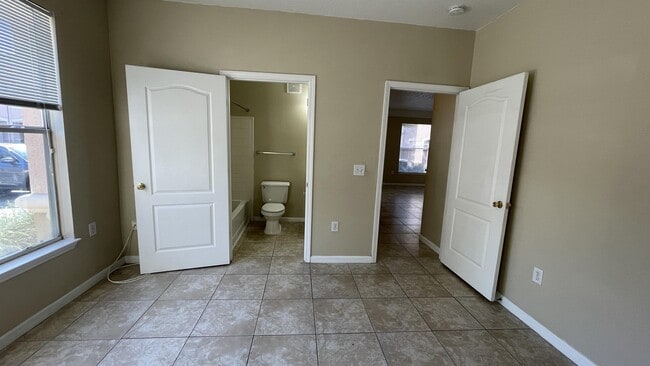 Building Photo - 17954 Villa Creek Dr