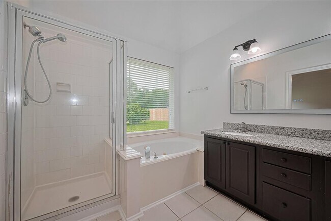 Building Photo - 11042 Sentry Ct