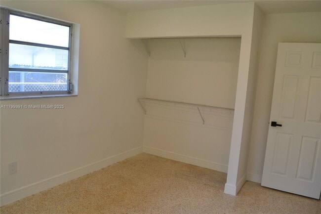 Building Photo - 6310 SW 92nd Ave