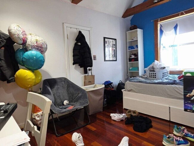 Building Photo - 70 Beaconwood Rd