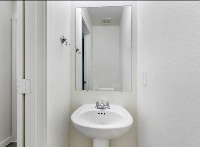 Building Photo - 21155 Gosling Rd