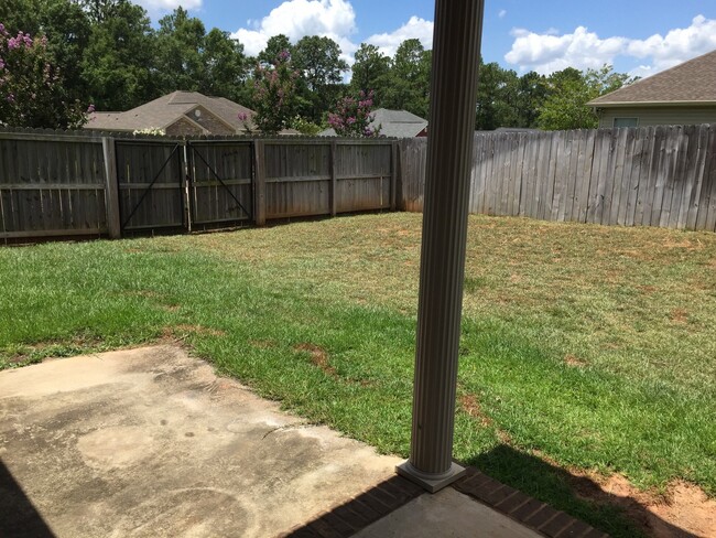 Building Photo - Valley Chase Subdivision - Lawn Care Inclu...