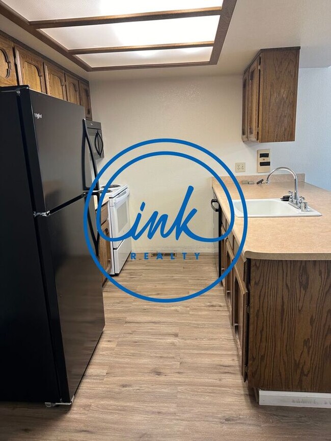 Building Photo - Carson City Townhouse for Rent