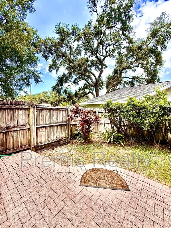 Building Photo - 642 Weathersfield Dr