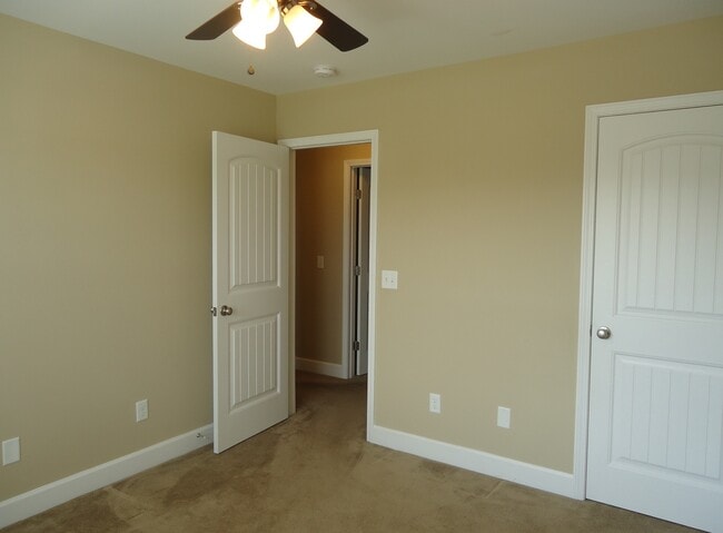 Building Photo - 108 Preswick Dr