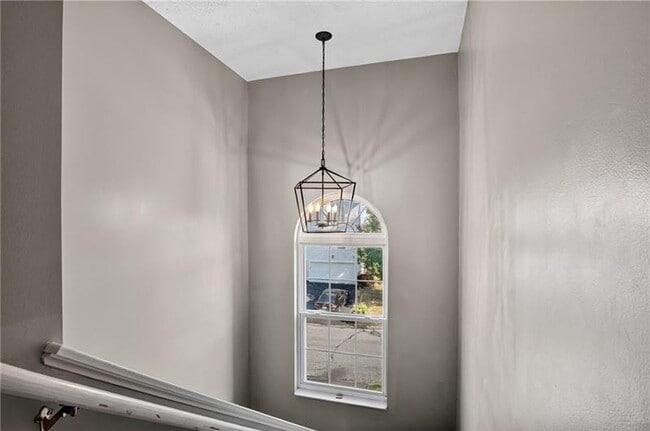 Building Photo - 117 Scenic Hill Dr