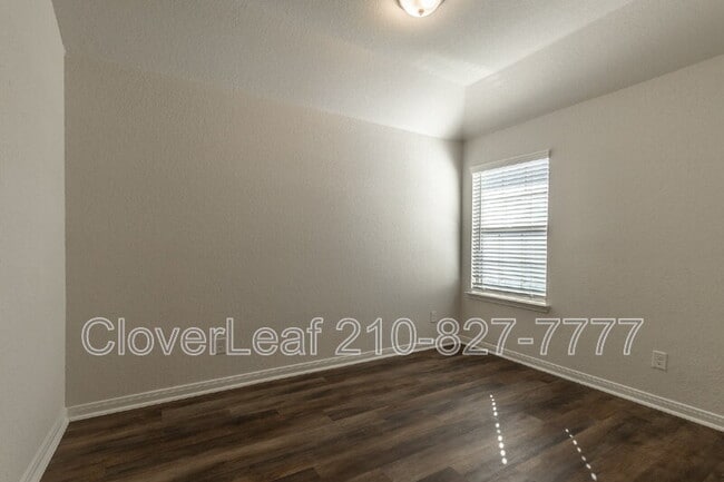 Building Photo - 10351 Lynwood Crk