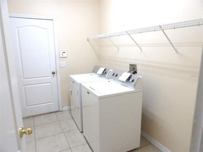 Building Photo - 3074 Bay Laurel Cir N