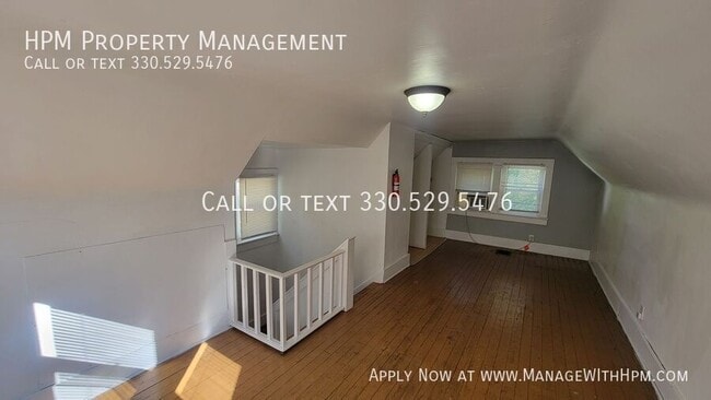 Building Photo - 421 E Thornton St