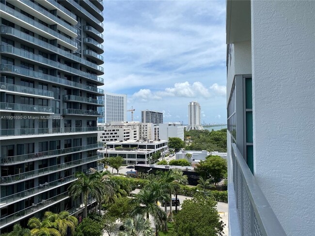 Building Photo - 3301 NE 1st Ave