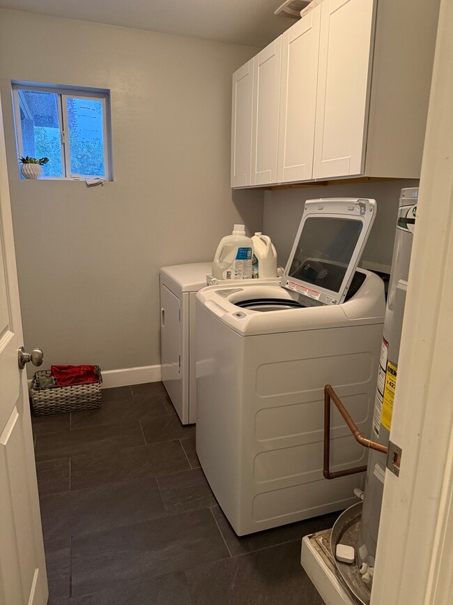 Building Photo - 2517 W Fremont Dr