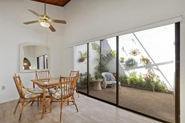 Building Photo - 2637 Sunburst Ct
