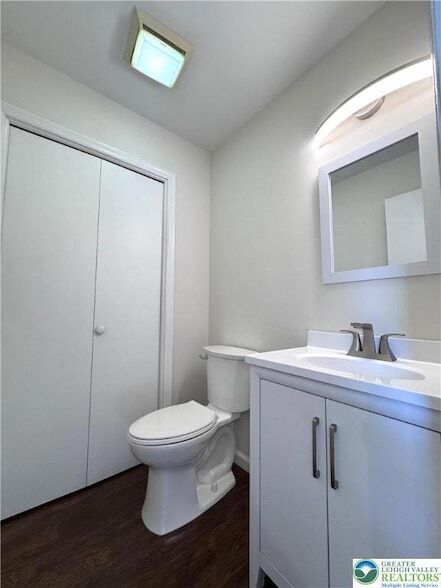 Building Photo - 8315 Countryside Ln