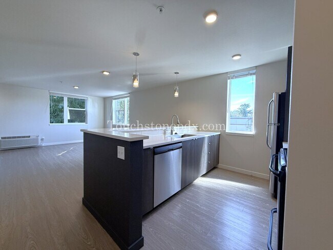 Building Photo - 2nd MONTH RENT FREE! Modern 2 Bedroom, 1.5 Bathroom Apartment