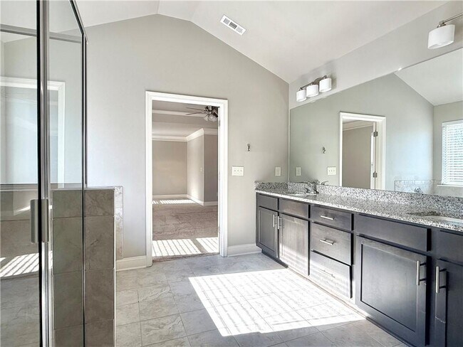 Building Photo - 1917 Castleberry Ln