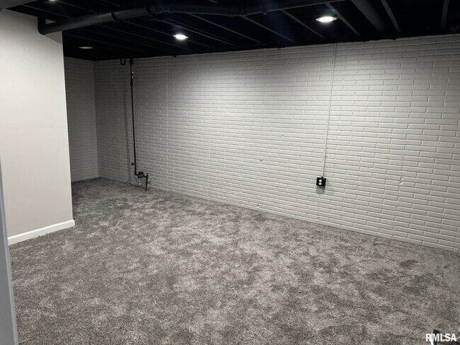 Building Photo - 1728 Taylor St