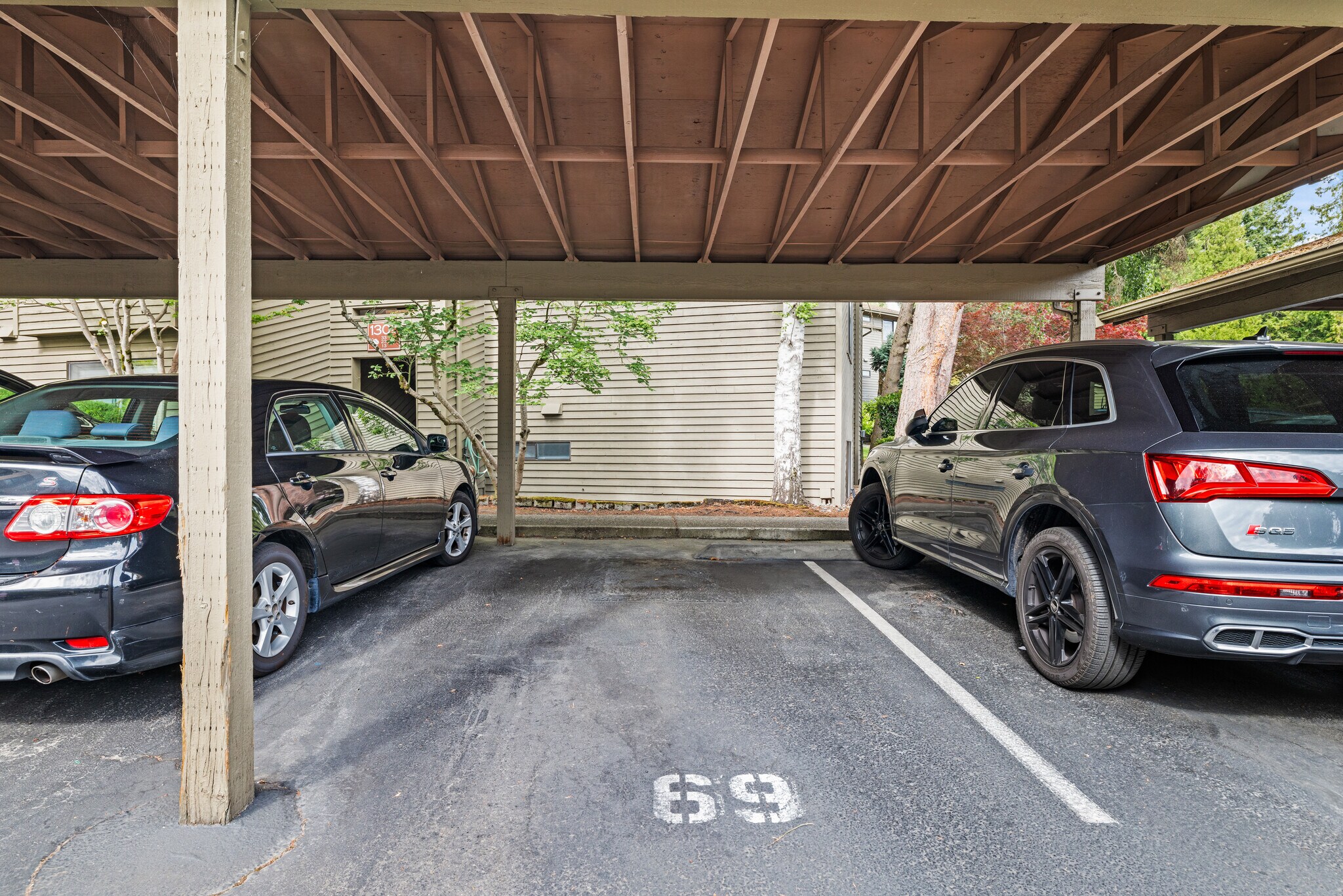 Covered parking 1 car - 130 SW 116th St