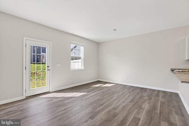 Building Photo - 183 Caterpillar Dr