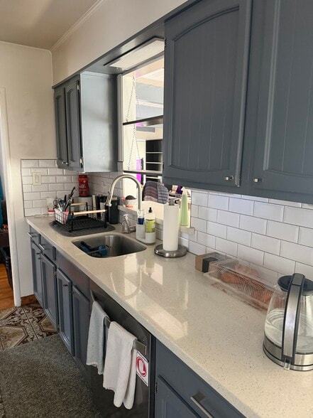 Kitchen - 2158 Cabrillo Ave