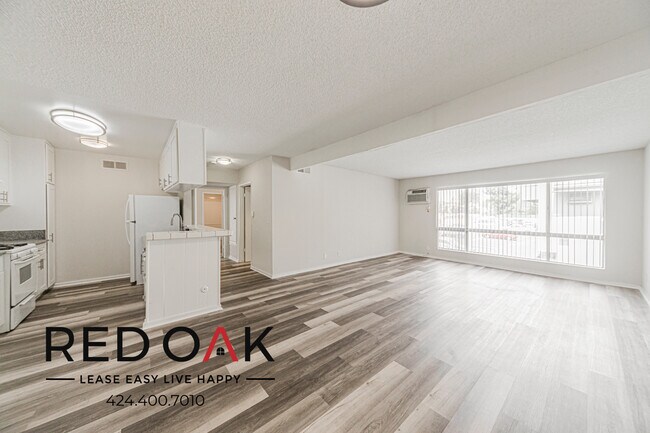 Building Photo - 21315 Roscoe Blvd