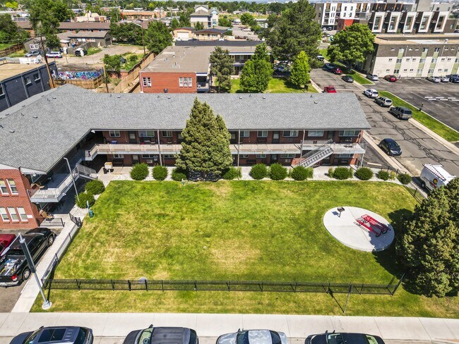Building Photo - 7120 Hooker St