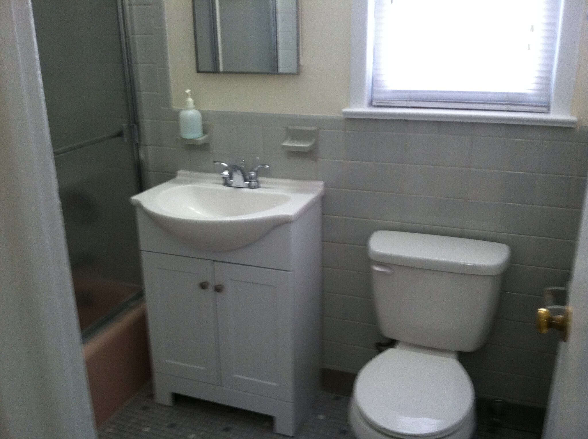 Building Photo - 495 Main St