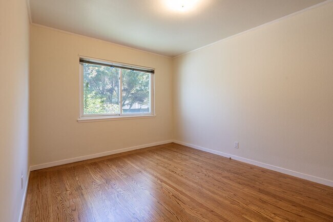 Building Photo - 3834 Colegrove St