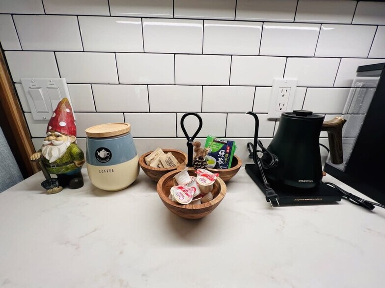 Building Photo - 26928 WA-525