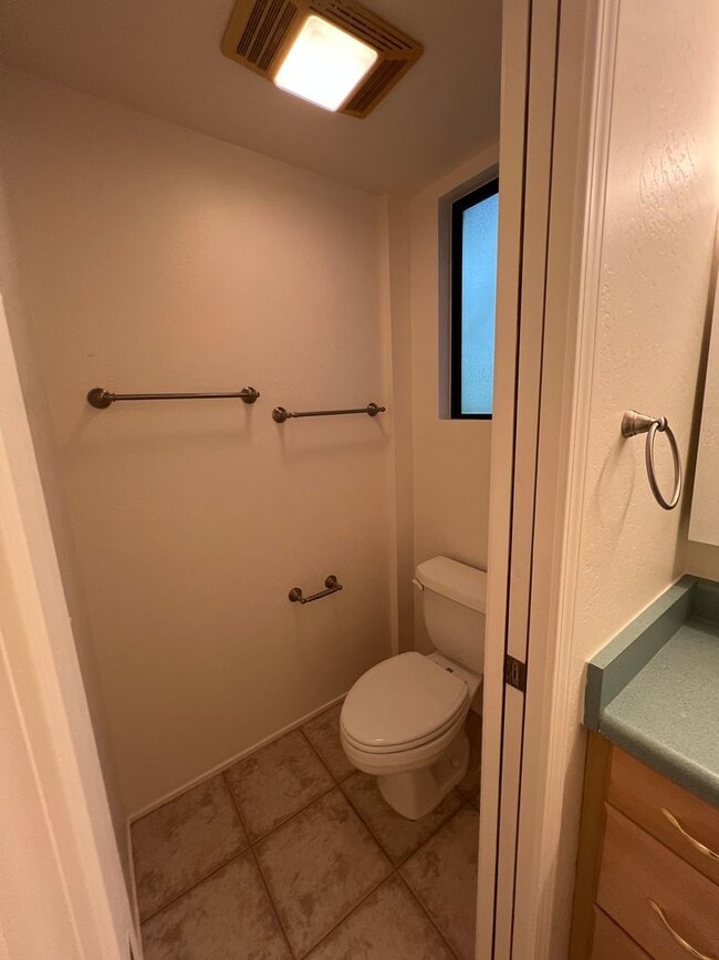 Building Photo - Unfurnished Long-term rental, Procure Only