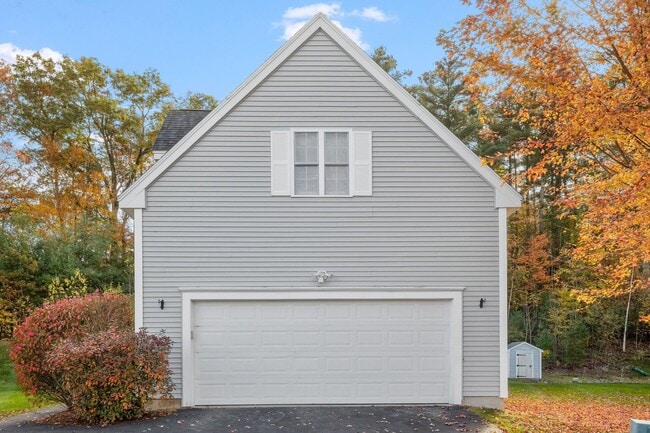 Building Photo - 131 Forest Hill Way