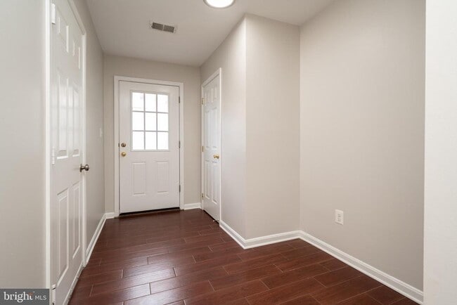 Primary Photo - 20382 Farmgate Terrace