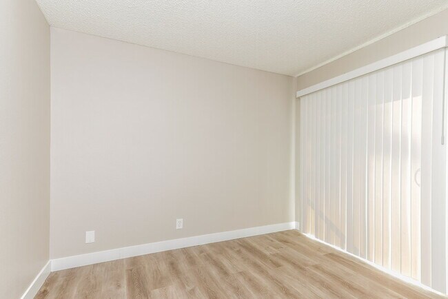 Building Photo - 229 Comanche Ct