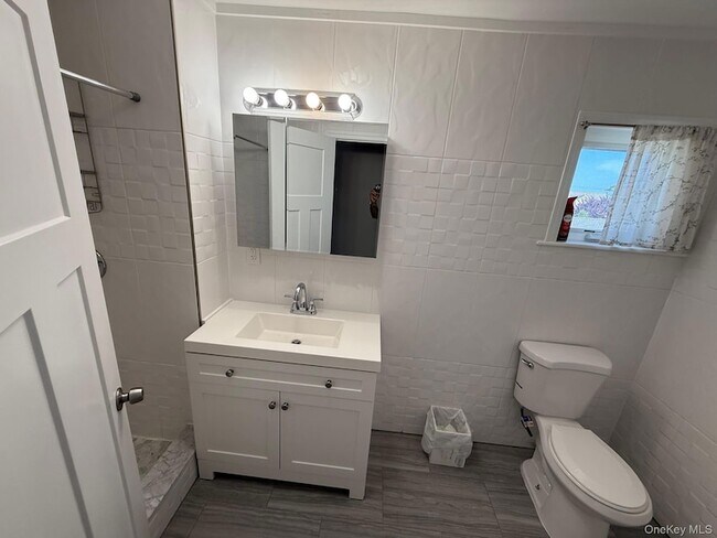 Building Photo - 46 Lincoln Pl