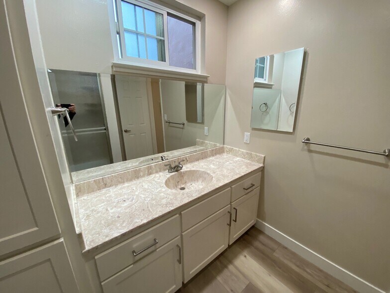 Building Photo - 2066 Fruitdale Ave