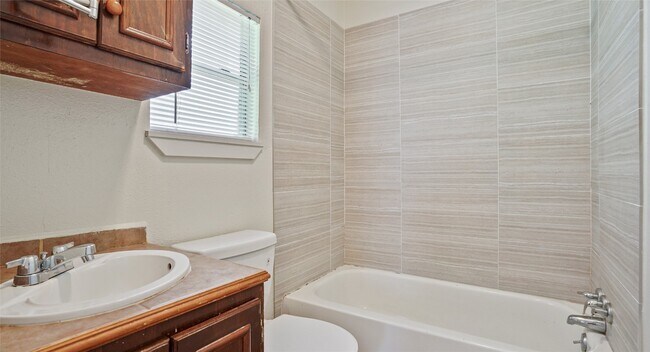 Building Photo - 500 Tillery St