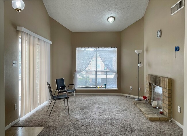 Building Photo - 10130 Waterstone Dr