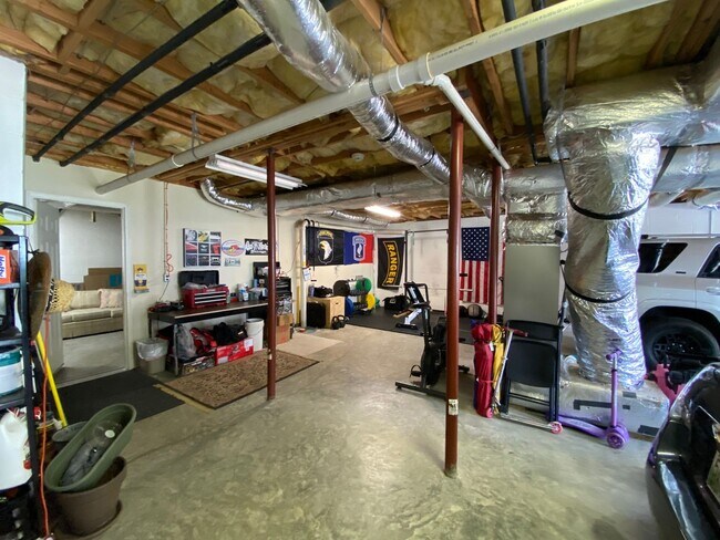 Building Photo - 3672 Fieldstone Dr