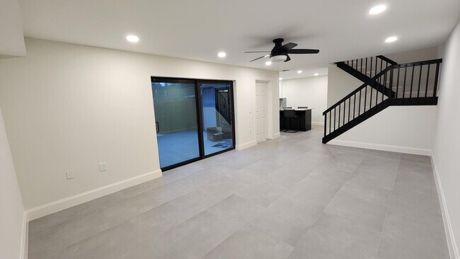 Building Photo - 2026 20th Ct