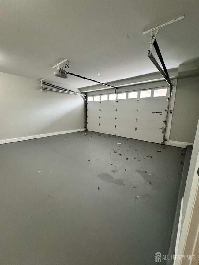 Building Photo - 61 N Grove St