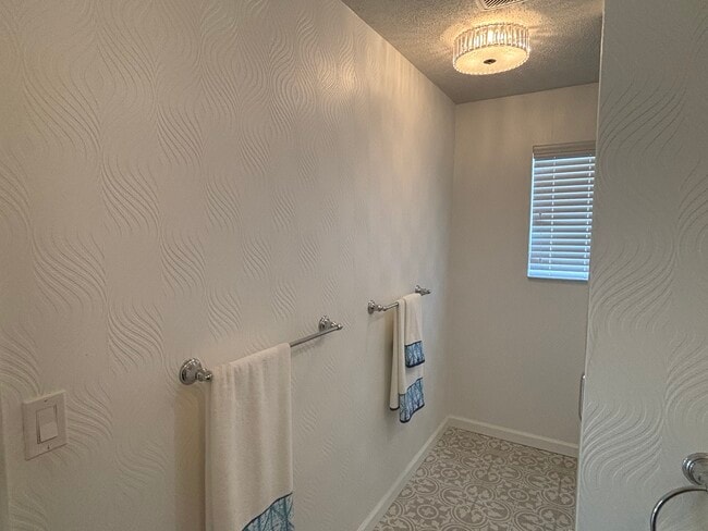 Building Photo - 30 Sea Harbor Dr W