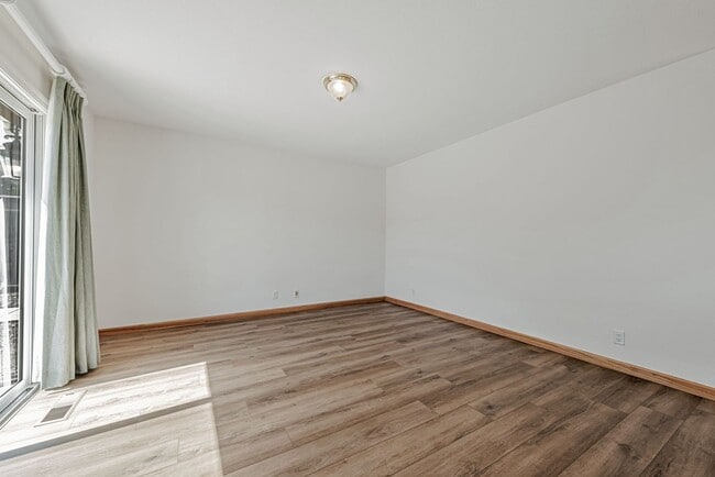 Building Photo - 14352 New Jersey Ave