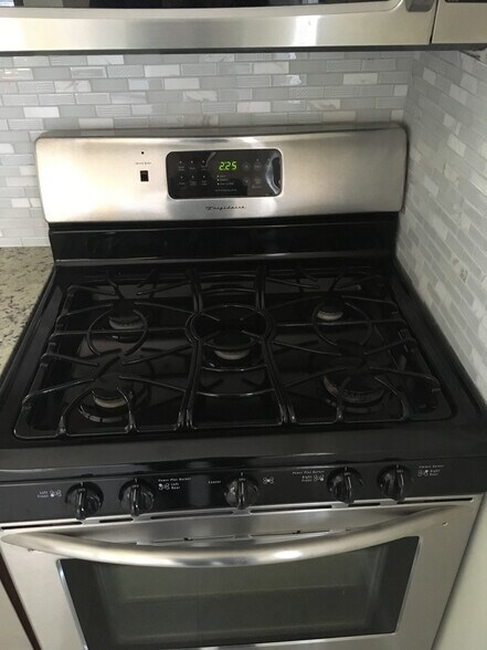 Building Photo - 1412-1414 Virginia Ave