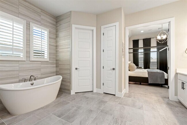 Building Photo - 1608 Carmine Dr