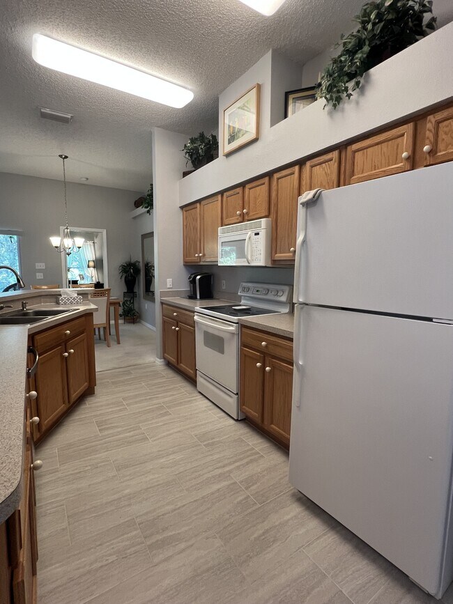 Building Photo - 18030 Webster Grove Dr