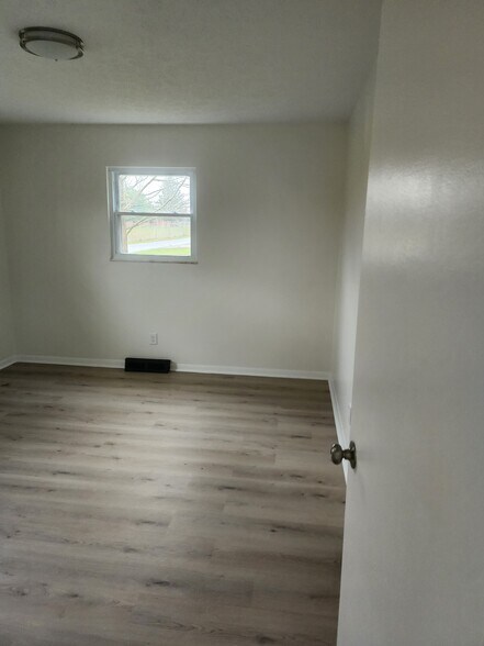 Building Photo - 1200 Hollar Ln