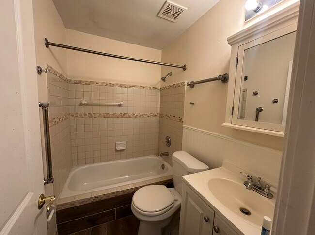 Building Photo - 1960 Studer Ave