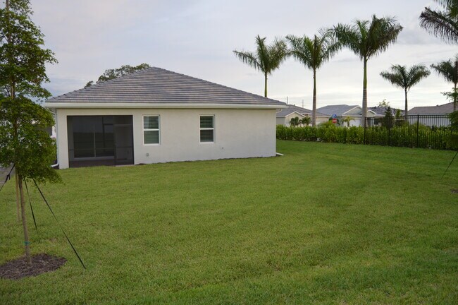 Building Photo - 636 IBIZA Loop