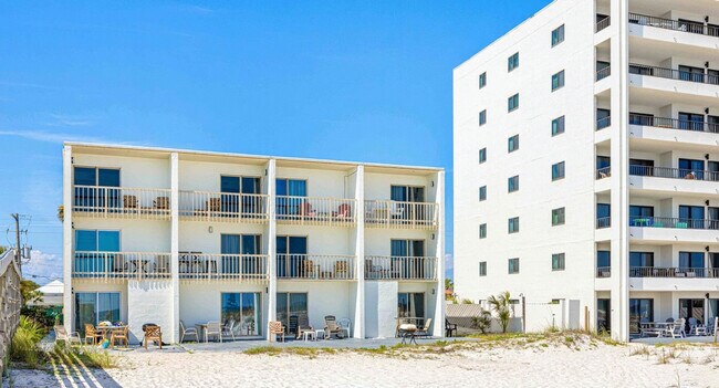 Building Photo - 556 Coral Ct