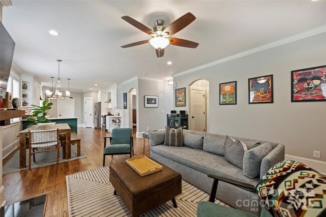 Building Photo - 126 N Smallwood Pl
